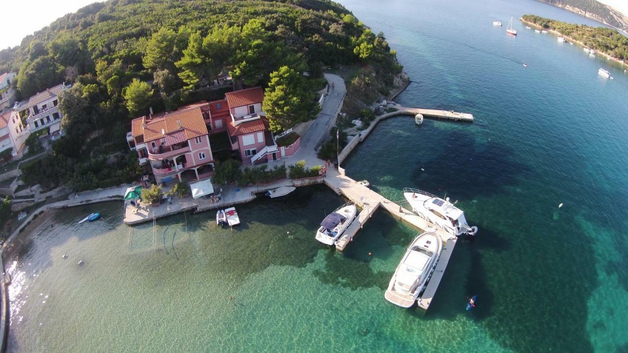 Apartments Zala Matusan Supetarska Draga Exterior foto