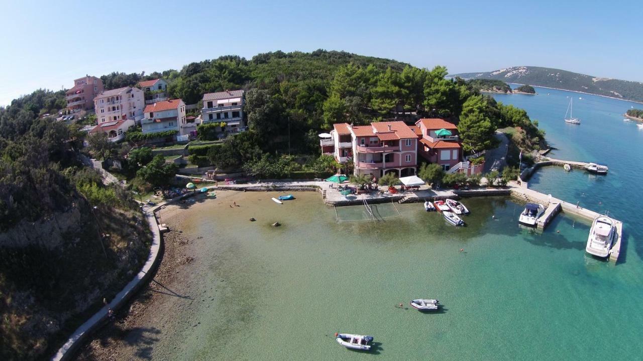 Apartments Zala Matusan Supetarska Draga Exterior foto